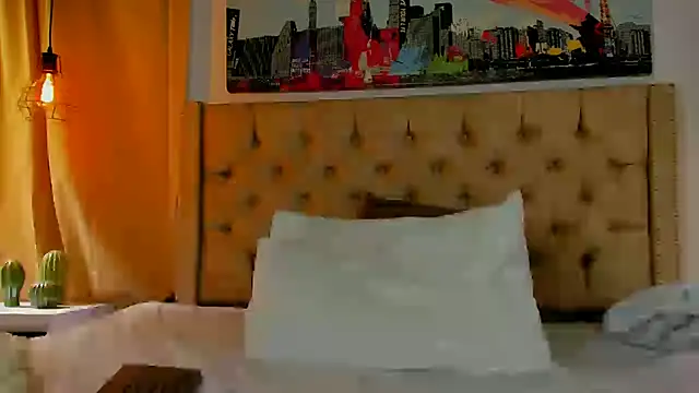 Snapshot of KeryHillson chatting on 6, 2, 2025 KeryHillson online show from 6, 2, 2025