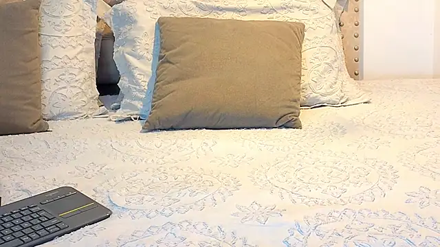 KeryHillson online show from 21, 11, 2025