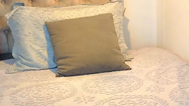 KeryHillson online show from 24, 11, 2025