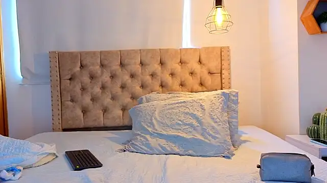 KeryHillson online show from 6, 3, 2026