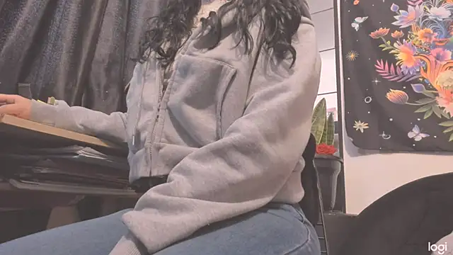 MYFAVOURITESTRAGER online show from 10, 9, 2025