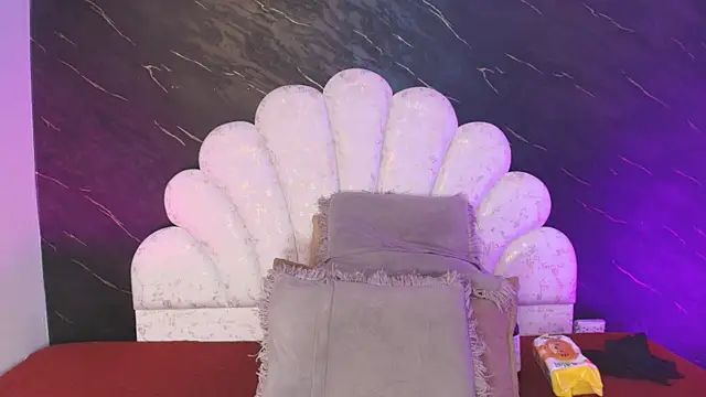  MiaBrown  online show from 8, 4, 2026