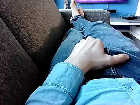 Snapshot of jk1981jk chatting on 4, 3, 2025 jk1981jk online show from 4, 3, 2025