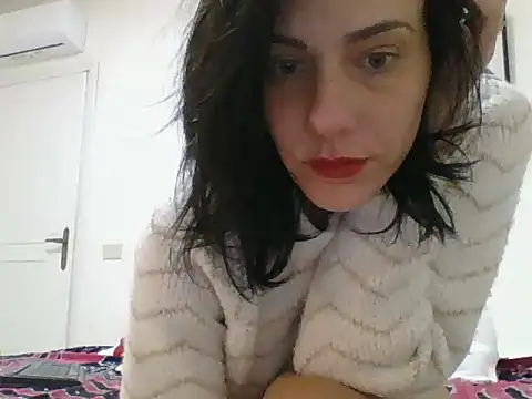 Emyly83 online show from 8, 12, 2024