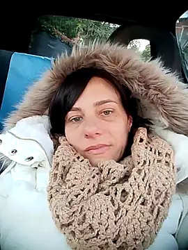 Emyly83 online show from 4, 10, 2025