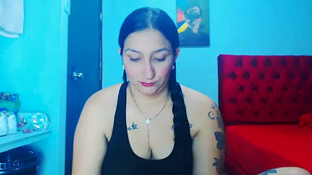 Snapshot of liz_dirty chatting on 2, 2, 2025 liz dirty online show from 2, 2, 2025