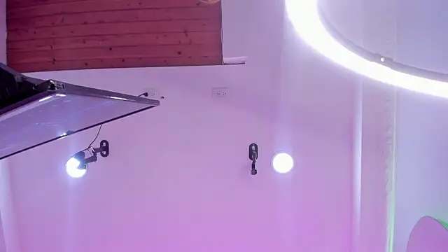 CamileHolmes online show from 11, 1, 2025