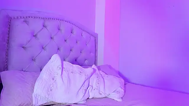 CamileHolmes online show from 27, 2, 2025