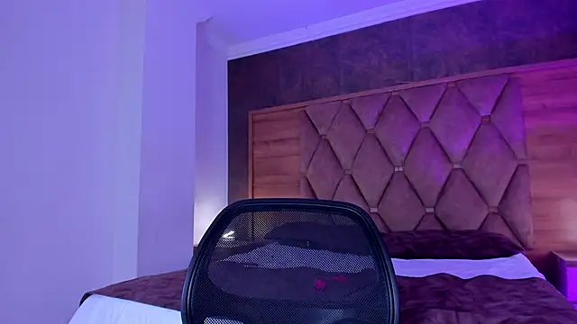 CamileHolmes online show from 29, 3, 2026