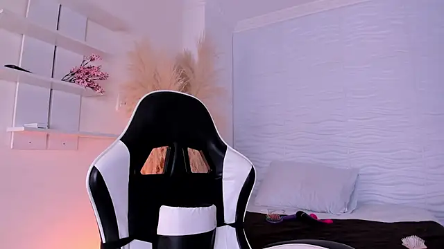 Snapshot of CamileHolmes chatting on 25, 7, 2026 CamileHolmes online show from 25, 7, 2026