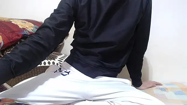 Alexdelarge323 online show from 9, 4, 2026