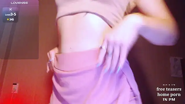 Snapshot of Cassie_Wild chatting on 4, 12, 2024 Cassie Wild online show from 4, 12, 2024