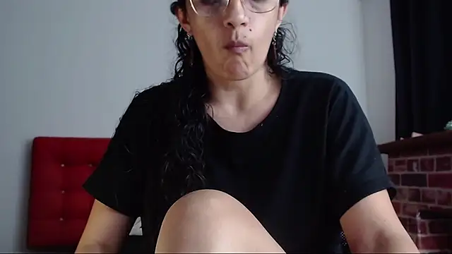 Lucynaugthyy online show from 17, 3, 2025