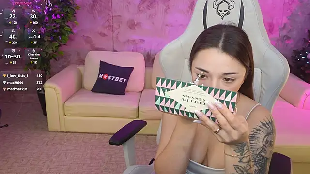 Snapshot of Jasmine_Flow chatting on 5, 1, 2025 Jasmine Flow online show from 5, 1, 2025