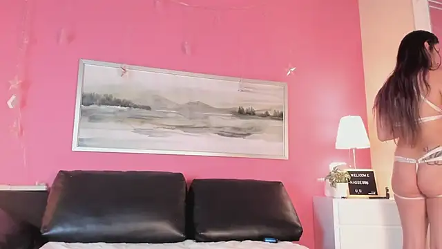 Tiffanysurez  online show from 21, 2, 2025