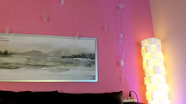 Tiffanysurez  online show from 23, 9, 2025