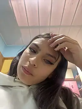 Tiffanysurez  online show from 19, 12, 2025