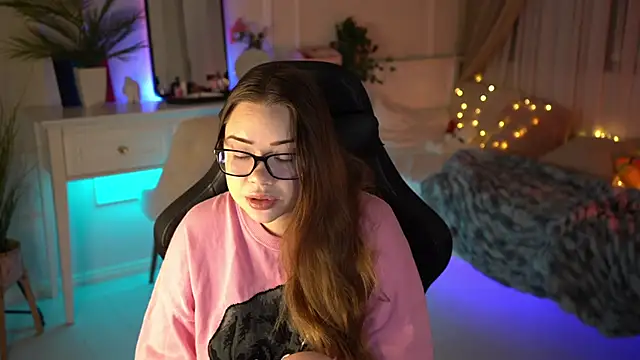 VixenMia online show from 7, 2, 2025