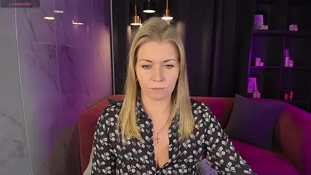 Annie Light online show from 19, 12, 2024