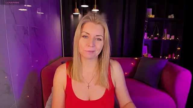 Annie Light online show from 25, 12, 2024