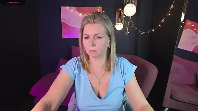 Annie Light online show from 7, 2, 2025