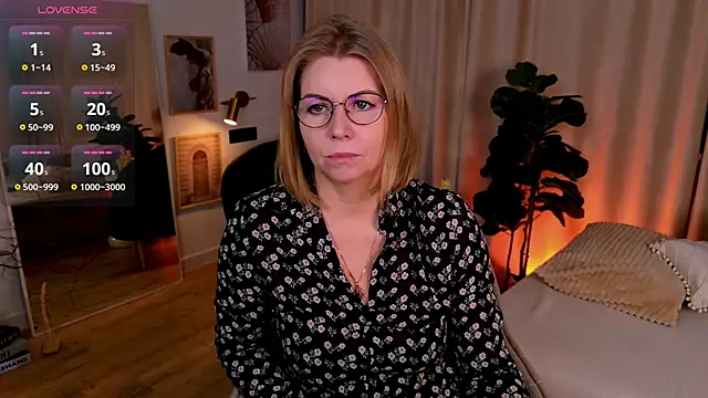 Annie Light online show from 28, 5, 2026