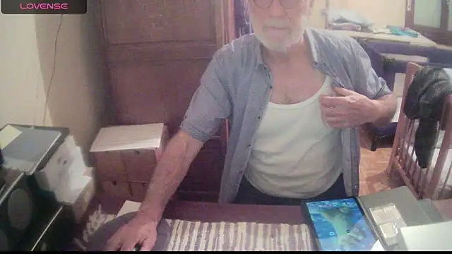 Snapshot of terrybare chatting on 5, 3, 2025 terrybare online show from 5, 3, 2025