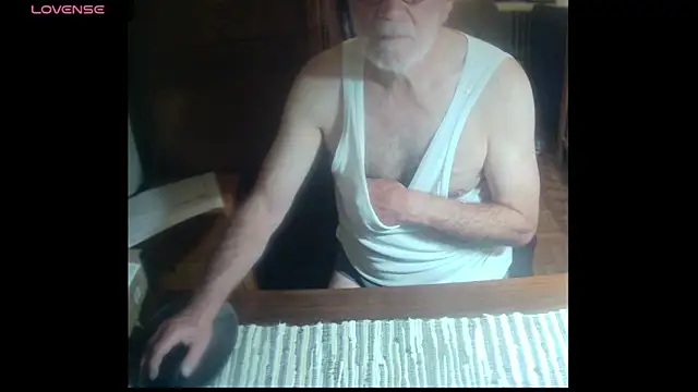 Snapshot of terrybare chatting on 12, 3, 2025 terrybare online show from 12, 3, 2025