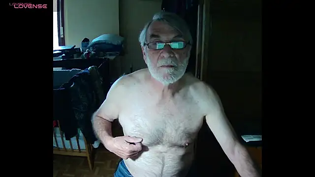 Snapshot of terrybare chatting on 11, 4, 2026 terrybare online show from 11, 4, 2026