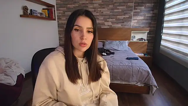 alicewilloww online show from 24, 10, 2025