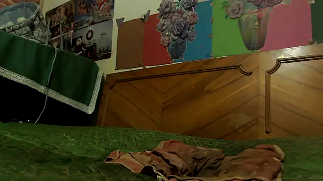 EllyseJenner online show from 22, 10, 2025