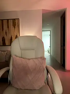 Snapshot of Im_Valentina chatting on 28, 11, 2025 Im Valentina online show from 28, 11, 2025