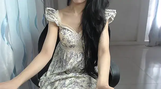 TinyGirls online show from 6, 1, 2025