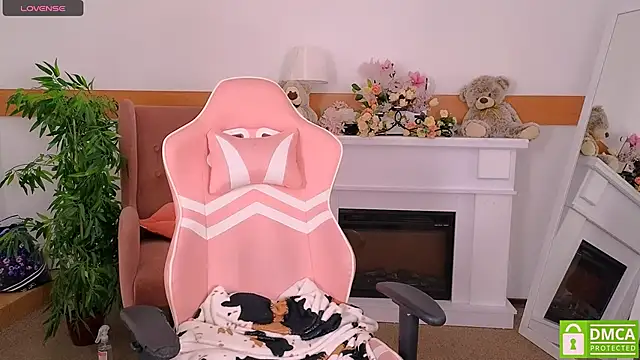 Snapshot of Grace_and__Jacob chatting on 6, 11, 2025 Grace and Jacob online show from 6, 11, 2025