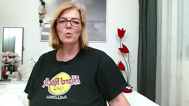 YulliaMilf online show from 23, 1, 2025