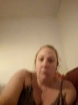 Snapshot of Wisie_Cutie chatting on 6, 2, 2025 Wisie Cutie online show from 6, 2, 2025