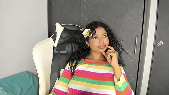 Snapshot of chloe_ebony_ chatting on 12, 1, 2026 chloe ebony online show from 12, 1, 2026