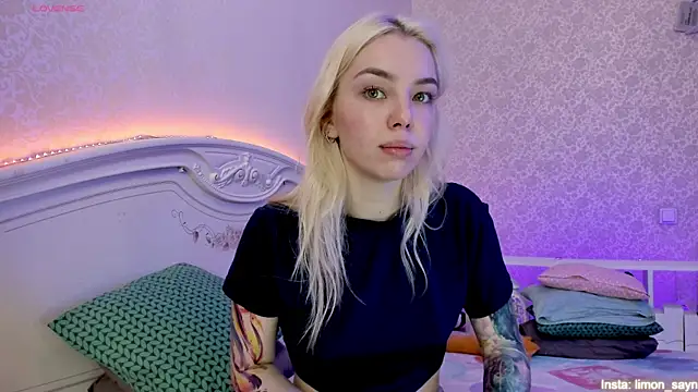 LillyMoure  online show from 5, 12, 2024