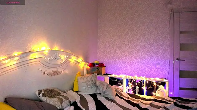 LillyMoure  online show from 12, 2, 2026