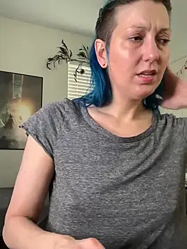 MissCumberdale online show from 16, 3, 2025