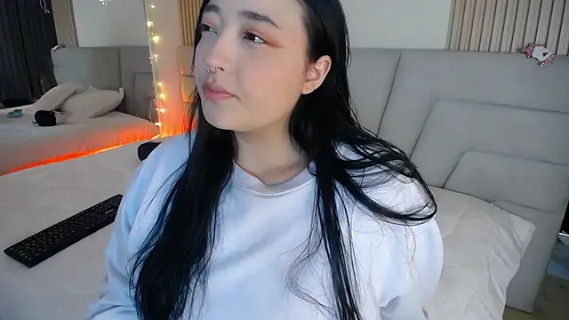 Miss Loise online show from 15, 12, 2025