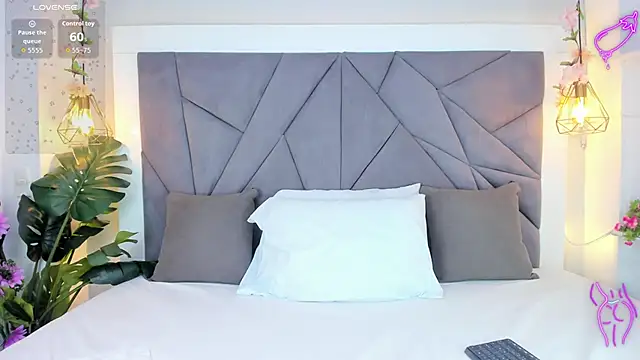 KiarhaTrixie online show from 2, 10, 2025