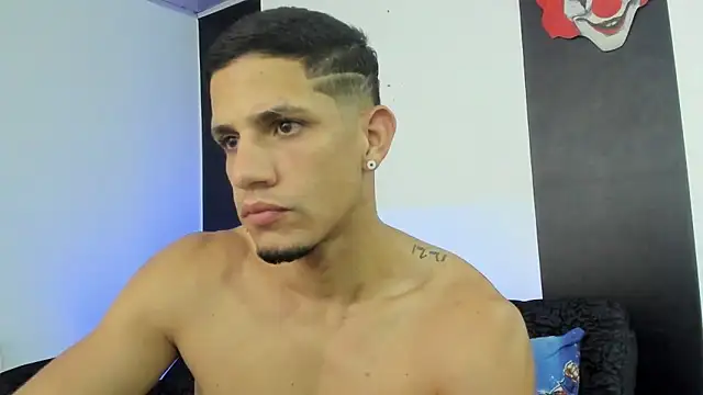 jhonnysnow17 online show from 28, 1, 2025