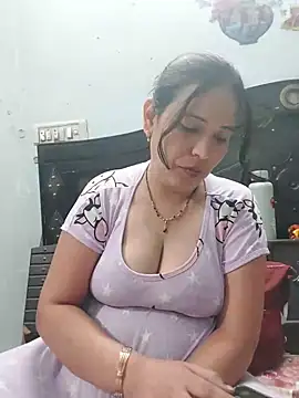 Snapshot of Poojabhabi101 chatting on 17, 7, 2026 Poojabhabi101 online show from 17, 7, 2026