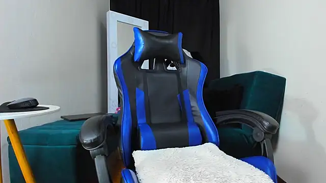 LiamCossio  online show from 9, 1, 2025