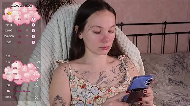 Snapshot of lil_luna_x chatting on 24, 4, 2026 lil luna x online show from 24, 4, 2026