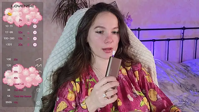 Snapshot of lil_luna_x chatting on 28, 4, 2026 lil luna x online show from 28, 4, 2026