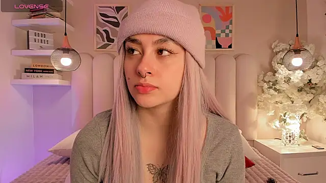 Snapshot of cute__cherry_ chatting on 23, 10, 2025 cute cherry online show from 23, 10, 2025