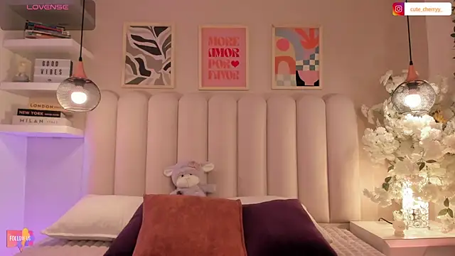 Snapshot of cute__cherry_ chatting on 6, 11, 2025 cute cherry online show from 6, 11, 2025