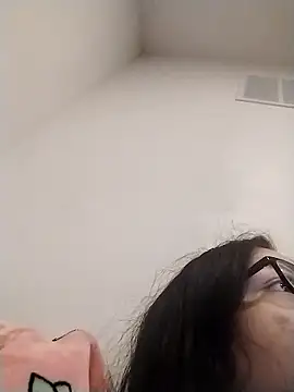 LiverandBrat77 online show from 12, 1, 2026